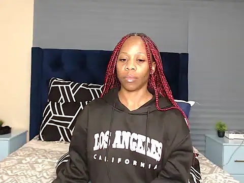 QUEENMANDYY webcam