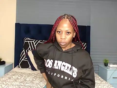 QUEENMANDYY webcam