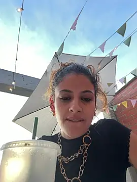 alana15's live cam