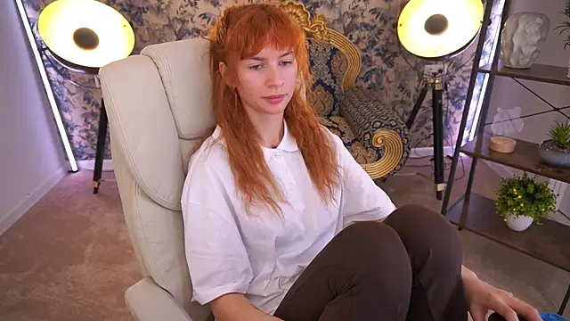 Nicol_Moonn webcam