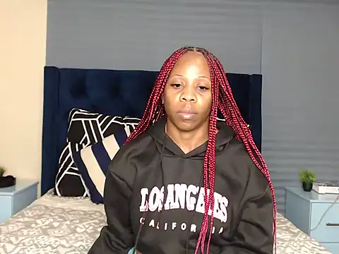 QUEENMANDYY webcam