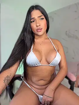 isabella1sexy live cam on StripChat
