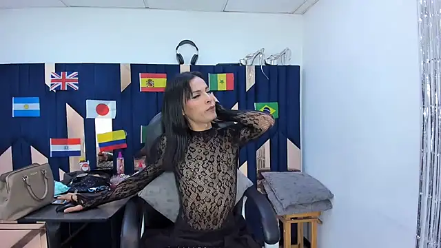 Aisha_hotts777 webcam