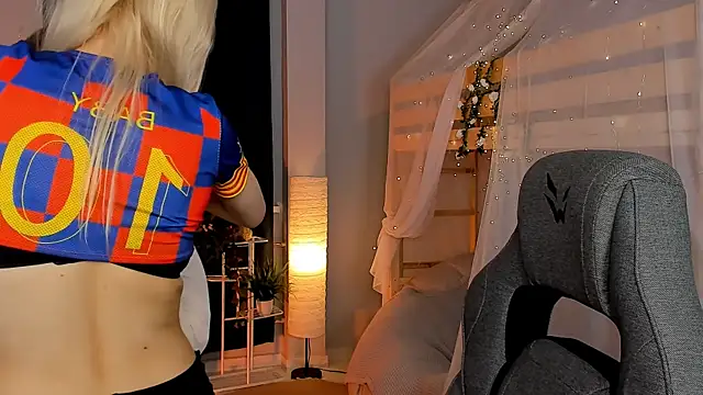 MaoqiBeverly live cam on StripChat
