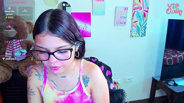 angelina_77 live cam on StripChat
