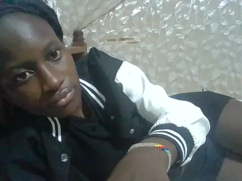 Sexyafricanah01 live cam on StripChat