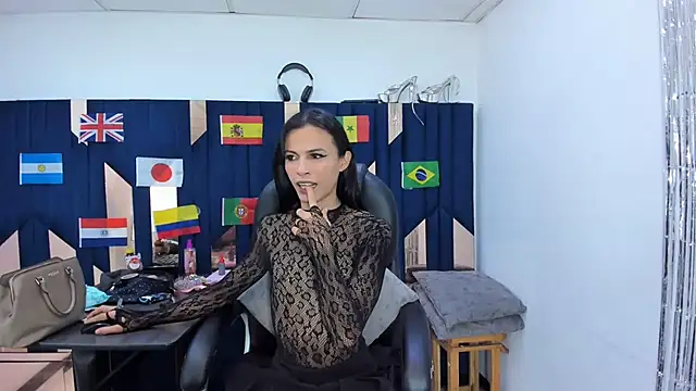 Aisha_hotts777 webcam