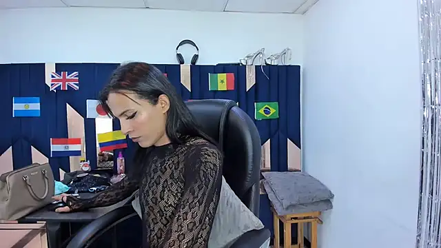 Aisha_hotts777 webcam