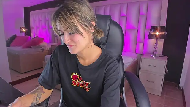 LuisaJonnes_ webcam