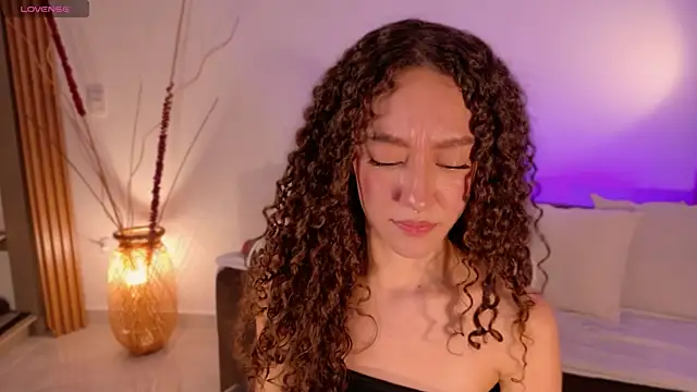 ChloeMoreti webcam
