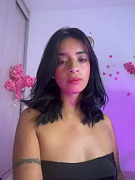 Laura_fernandezII live cam on StripChat