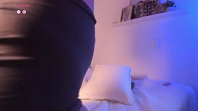 kristal_benet - Kristal_benet's free webcam - UK Sex Cams