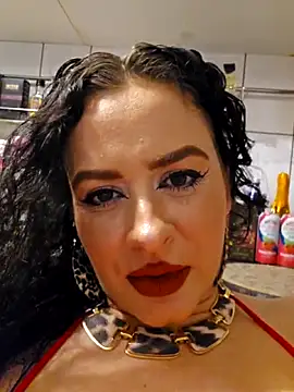 DivineGoddess88ForYouKing live cam on StripChat