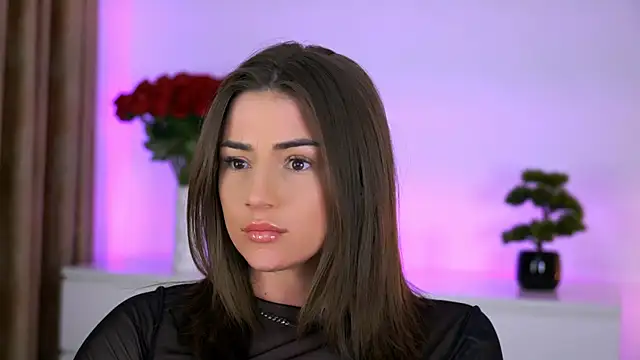 AishaSins live cam on StripChat
