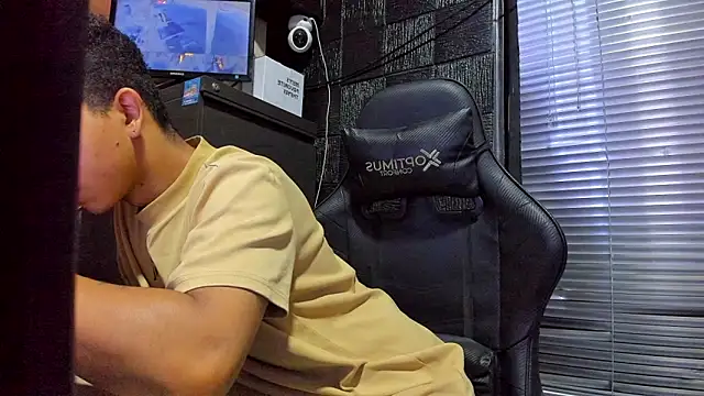 boy_bigcock24cm webcam