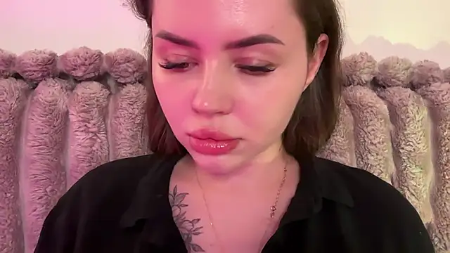 AlmaryKim webcam
