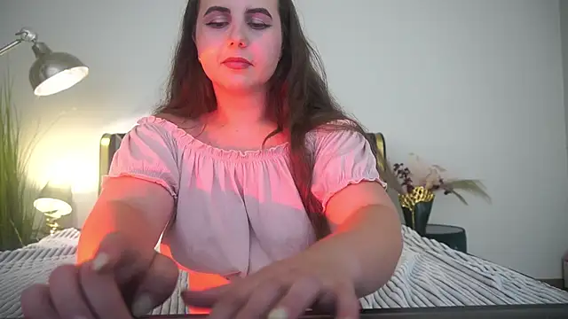 MikaFoxy webcam
