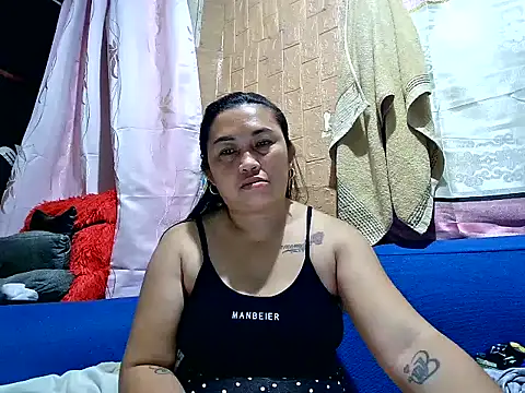 Lonely_Heart live cam on StripChat
