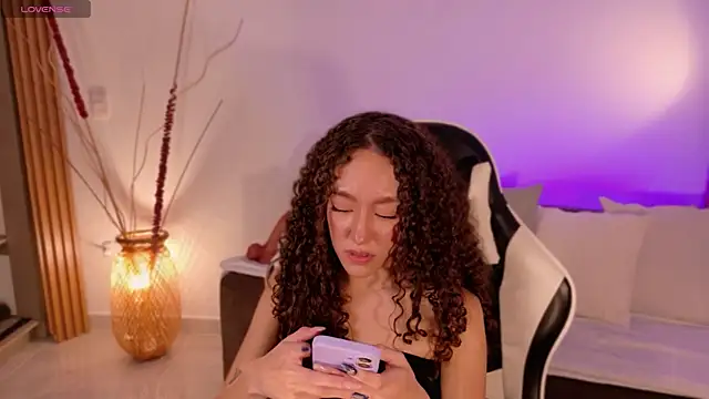 ChloeMoreti webcam