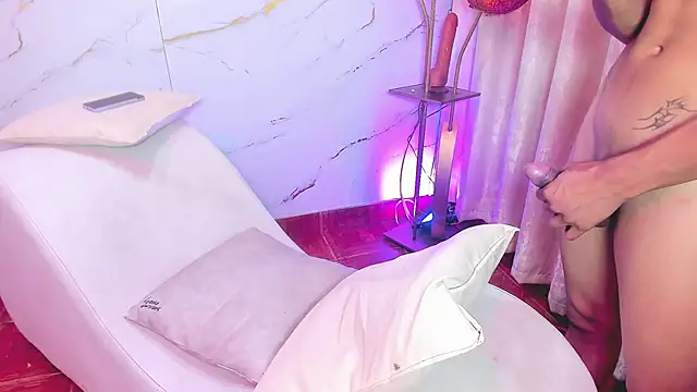 AmazingOrgasm webcam