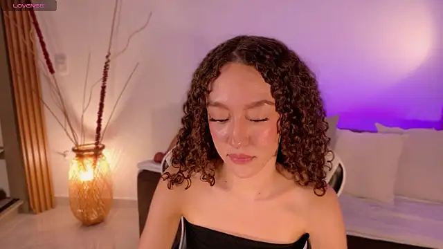 ChloeMoreti webcam