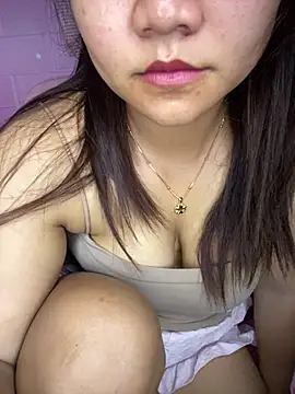 Sunset-yll live cam on StripChat