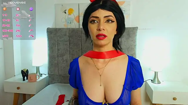 Cassie_Cage live cam on StripChat
