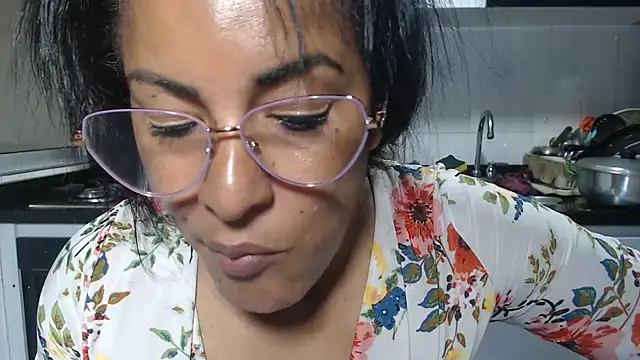 kateleyagrey live cam on StripChat