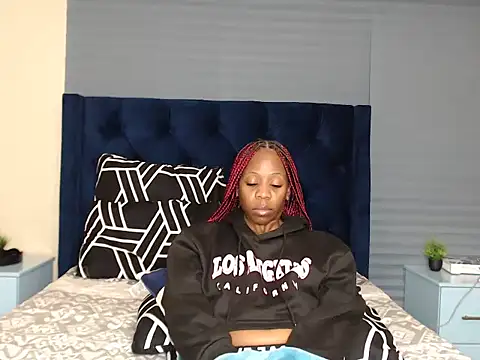 QUEENMANDYY webcam