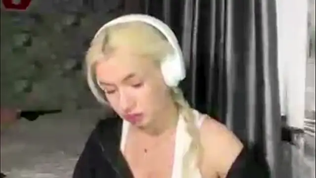 SpotlessParaffin webcam