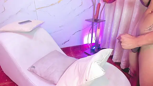 AmazingOrgasm webcam