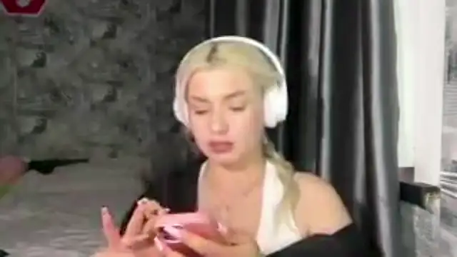 SpotlessParaffin webcam