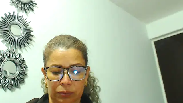 dalilasquirt1 webcam