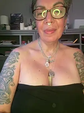 dieseldame1313 webcam