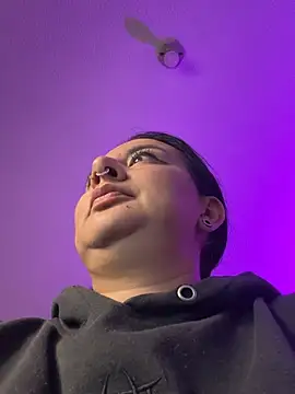 abril_luv's live room