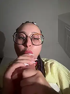 queenlo_xxx webcam