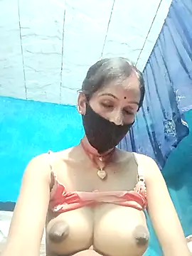 Nandani-758 webcam