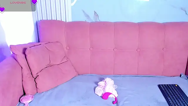 LunaRossie_ webcam