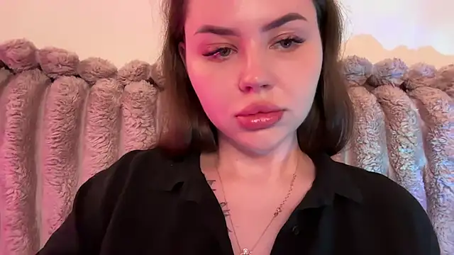 AlmaryKim webcam