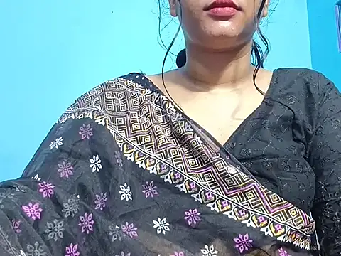 Adhiti_1 live cam on StripChat