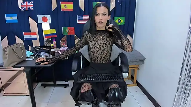 Aisha_hotts777 webcam