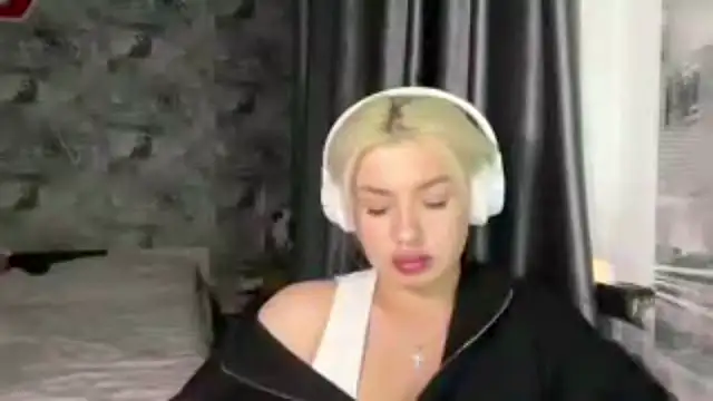 SpotlessParaffin webcam