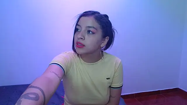 Luciasmith_74829 webcam