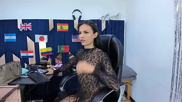 Aisha_hotts777 webcam