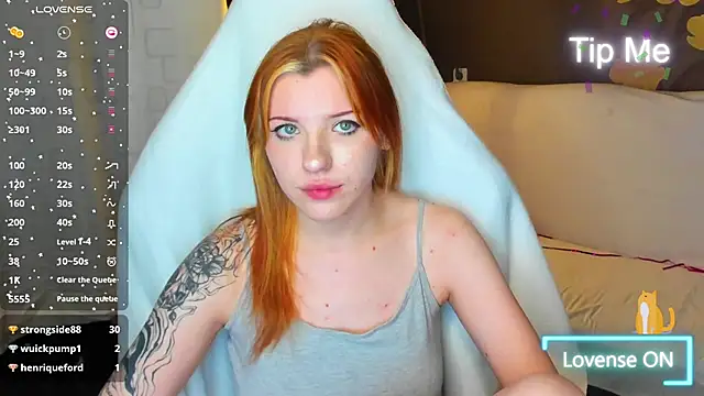 MeganNewCat webcam