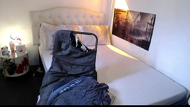 NinaDOM4CUM webcam