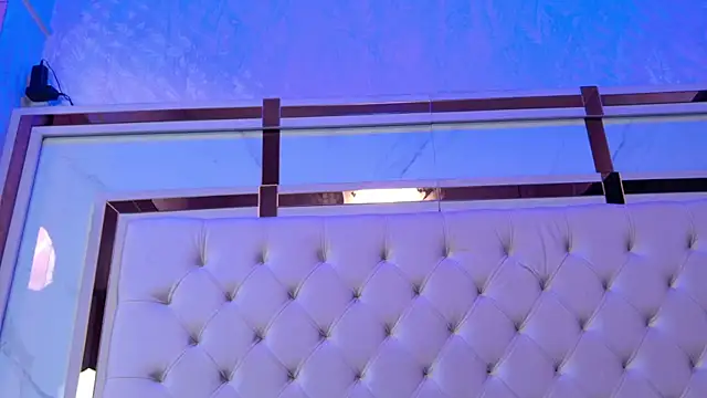 Cameron_Hearts live cam on StripChat