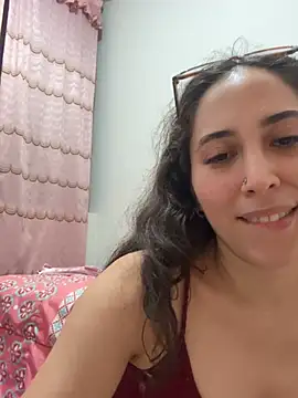 LatinDoll8 webcam