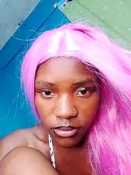 Petite-divaa live cam on StripChat