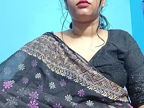 Adhiti_1 live cam on StripChat